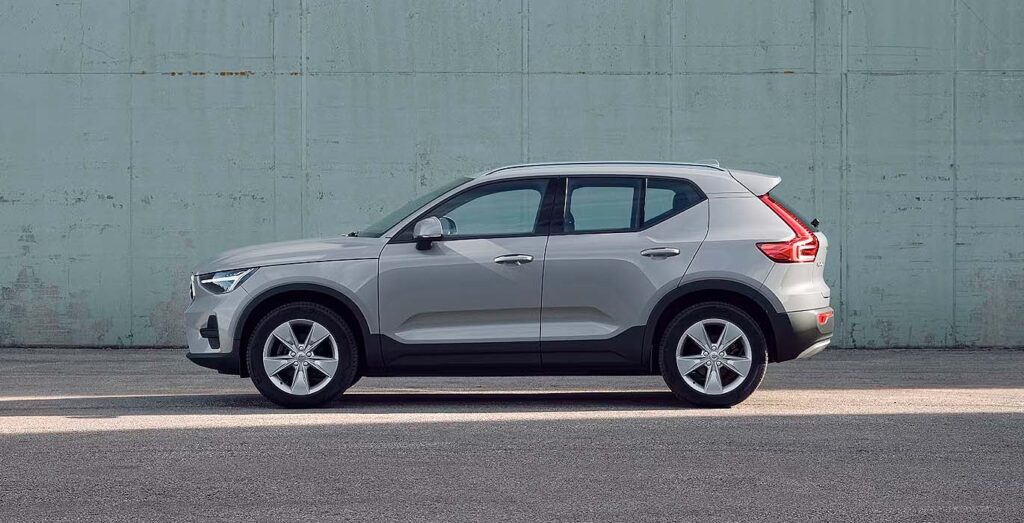 VOLVO-XC40-2.0-B3-G-Core-Auto-exterior-perfil.jpg