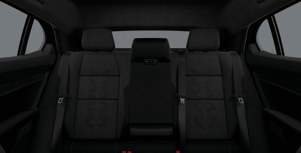 RENAULT-RAFALE-TECHNO-E-TECH-FULL-HYBRID-200CV-interior-trasera.jpg