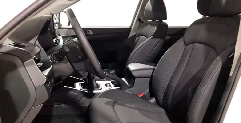 SsangYong-Musso-Sports-D22-DTR-Pro-4X4-MT-interior-delantera.jpg