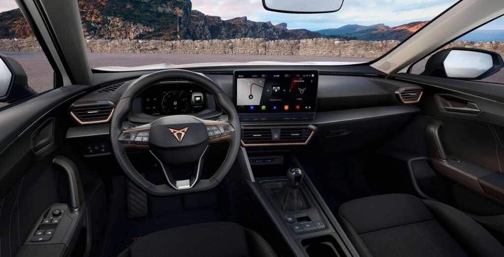 CUPRA-FORMENTOR-1.5-Tech-Edition-150CV-6VL-interior-delantera