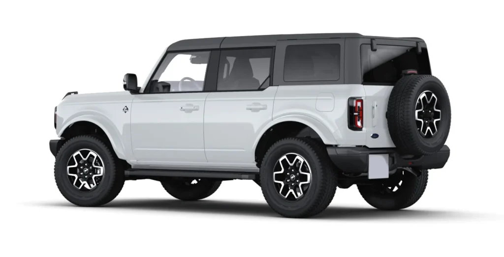 FORD-Bronco-Outer-Banks-2.7-EcoBoost-V6-335CV-trasera-1.webp