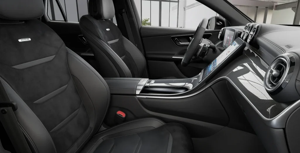 Mercedes-AMG-GLC-Coupe-63-S-E-Performance-interior-delantera-II-1.webp