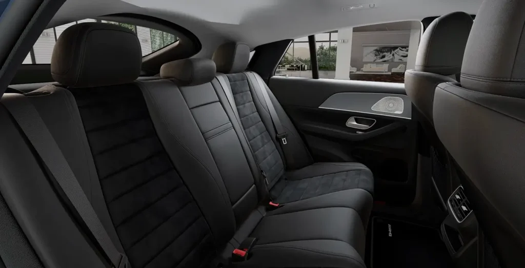Mercedes-Benz-GLE-300d-4MATIC-Coupe-interior-trasera-1.webp