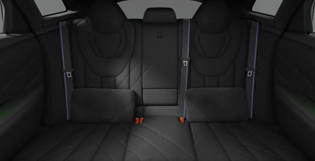 BMW-XM-50e-350kW-interior-trasera-1.webp