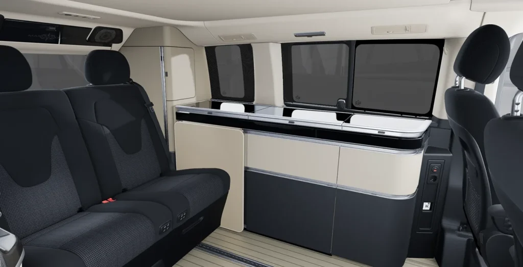 Mercedes-Benz-Clase-V-Marco-Polo-300d-interior-trasera-1.webp