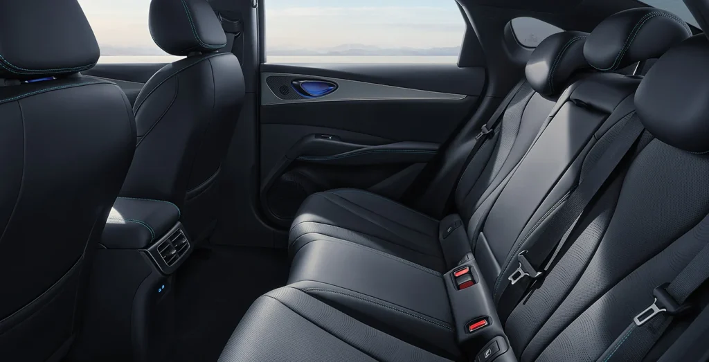 BYD-Seal-6-DM-I-Boost-interior-trasera-1.webp