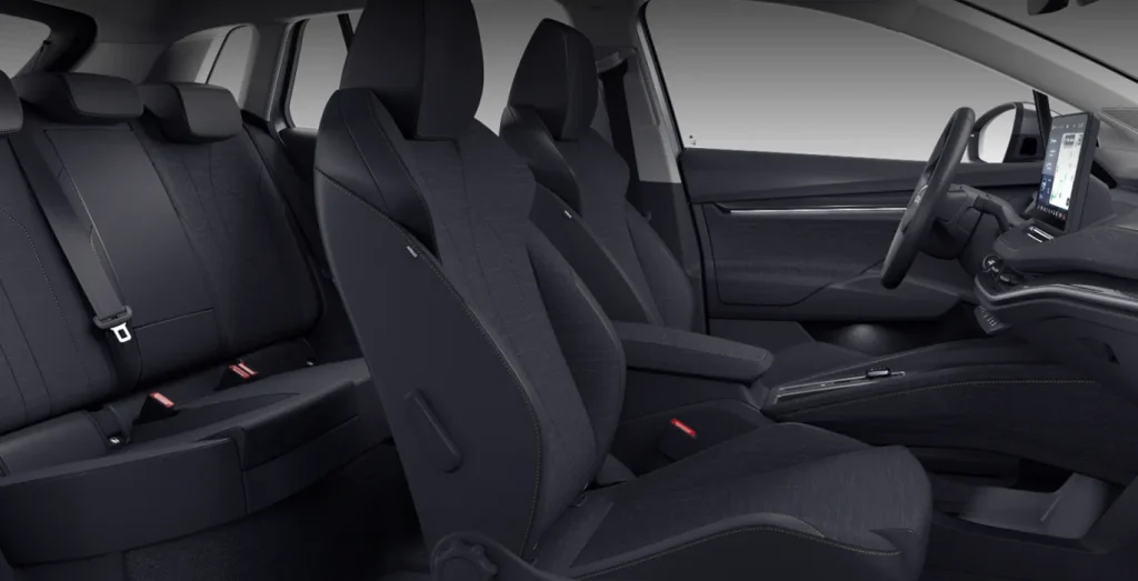 SKODA-Elroq-150kW-204CV-63kWh-interior-trasera-1.webp