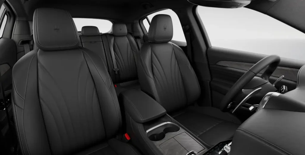 MASERATI-Grecale-L4-MHEV-AWD-interior-delantera-II-2.webp