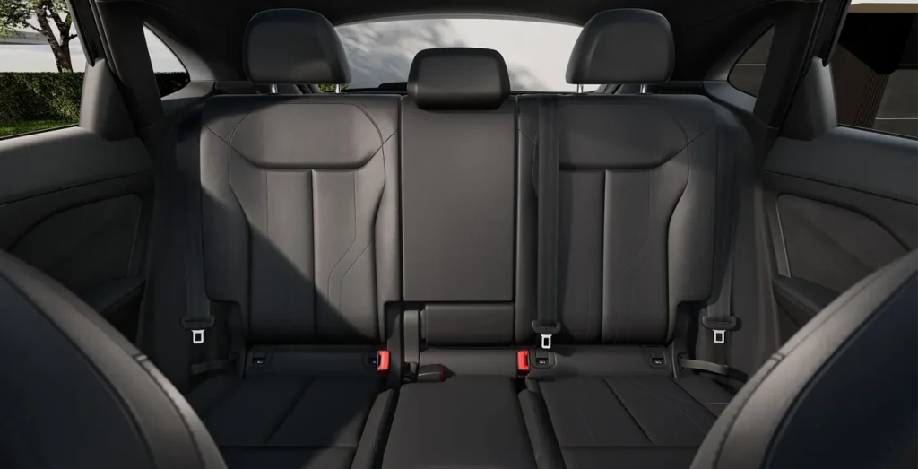 Audi-Q3-Sportback-S-Line-TDI-S-Tronic-interior-trasera